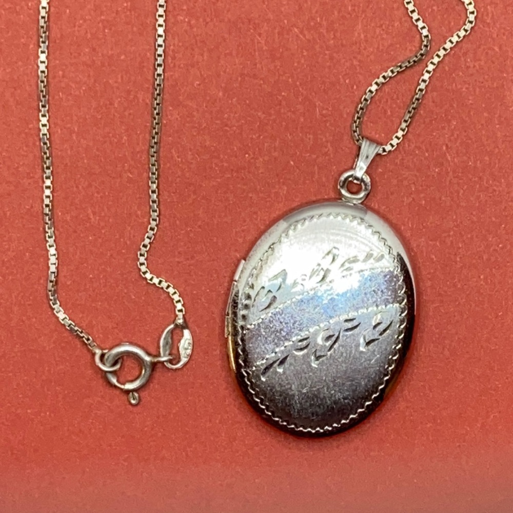 Vintage Sterling Silver Locket Necklace